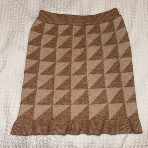 En Saison Saks Fifth Avenue brown knit skirt never worn with tags